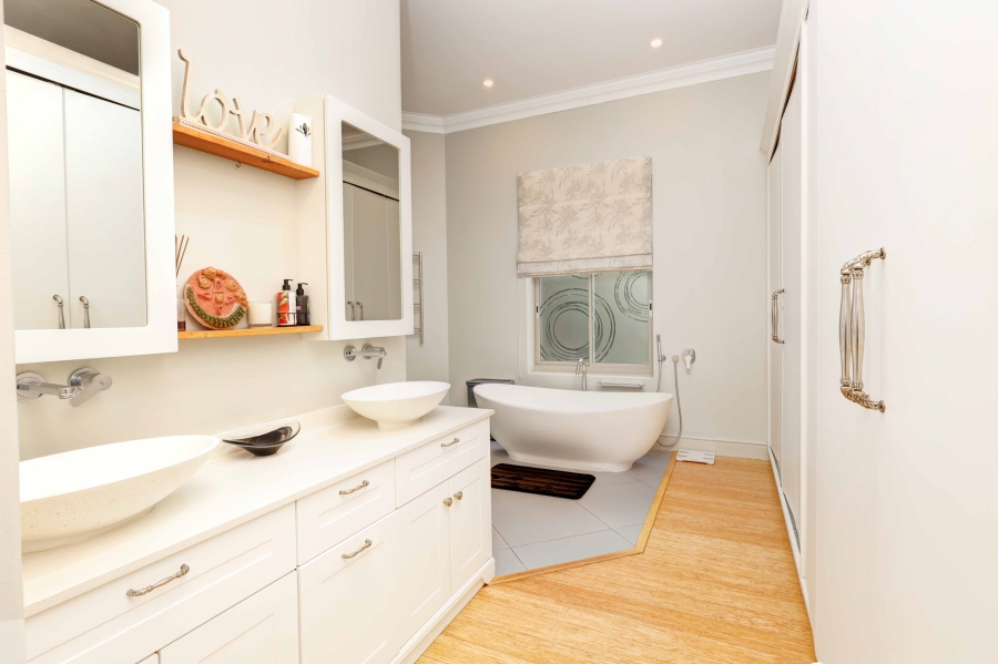 4 Bedroom Property for Sale in Val De Vie Estate Western Cape
